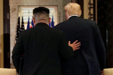 Video: Toàn cảnh Tổng thống Trump gặp ông Kim Jong-Un
