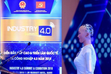 Xem Robot trả lời con người tại Triển lãm Công nghiệp 4.0 Việt Nam