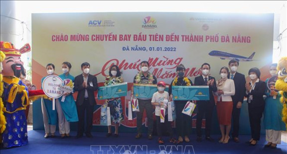 Đà Nẵng đón chuyến bay đầu tiên "xông đất" đầu năm mới 2022