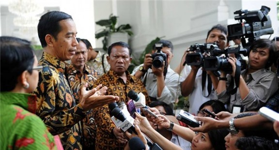 Sự cố AirAsia và bản lĩnh xử lý khủng hoảng của Joko Widodo