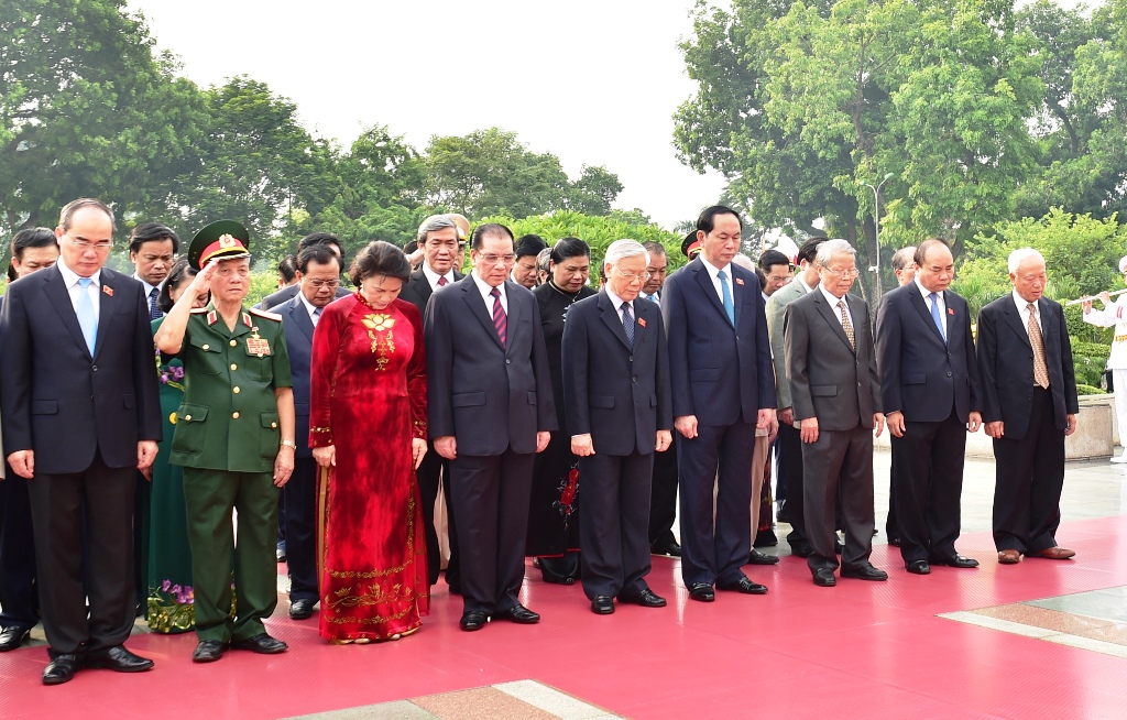 Lãnh đạo Đảng, Nhà nước dâng hương tưởng niệm các anh hùng, liệt sĩ