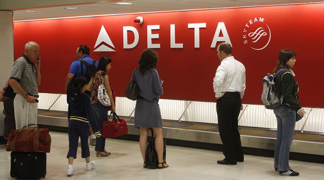 Delta Airlines sập mạng toàn cầu, khách xếp hàng dài ở sân bay