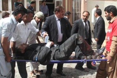 IS và Taliban cùng tuyên bố nhận trách nhiệm đánh bom bệnh viện tại Pakistan