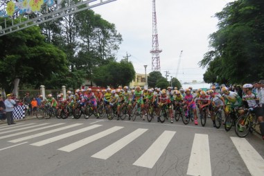 Giải đua xe đạp “Nông dân bảo vệ môi trường” 2016