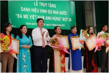 truy tặng danh hiệu Bà Mẹ Việt Nam Anh hùng cho 40 mẹ