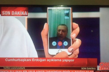 Truyền thông góp công lớn dẹp đảo chính ở Thổ Nhĩ Kỳ