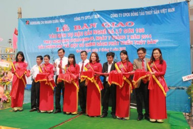 Quỹ “Khí phách Việt” – Hướng về biển đảo quê hương