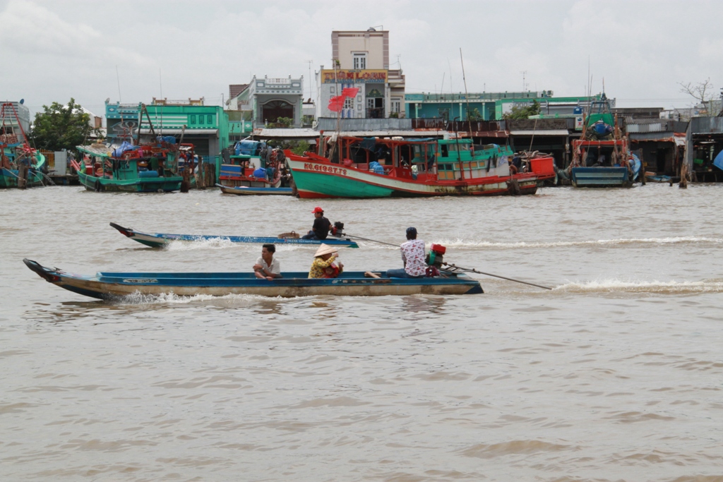 Thị trấn tỉ phú miền Tây sông nước