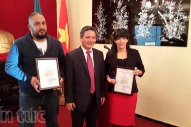 Nhà báo Algeria nhận giải thưởng thông tin đối ngoại