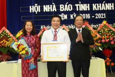 Nhà báo Đoàn Minh Long tiếp tục cương vị Chủ tịch Hội Nhà báo tỉnh Khánh Hòa nhiệm kỳ 2016 - 2021