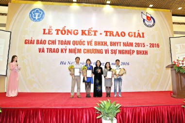 Lễ tổng kết và trao Giải Báo chí toàn quốc về BHXH, BHYT năm 2015 - 2016