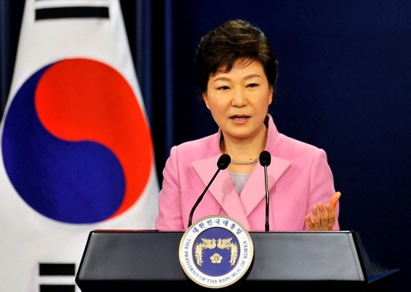 Tổng thống bị luận tội Park Geun-hye kiện báo Joongang Ilbo