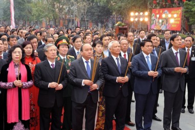 Thủ tướng dự Lễ hội truyền thống Gò Đống Đa