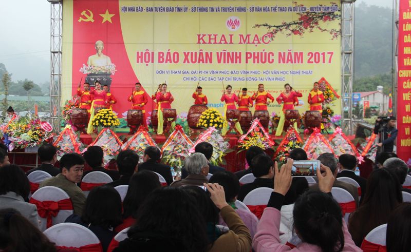 Khai mạc Hội báo Xuân Đinh Dậu tỉnh Vĩnh Phúc