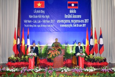 Hai Thủ tướng Việt - Lào phát động Năm Đoàn kết hữu nghị 2017