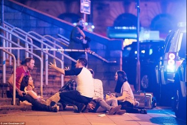 Bắt giữ 3 nghi phạm đánh bom tại thành phố Manchester