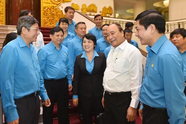 Thủ tướng làm việc với Tổng Liên đoàn Lao động Việt Nam