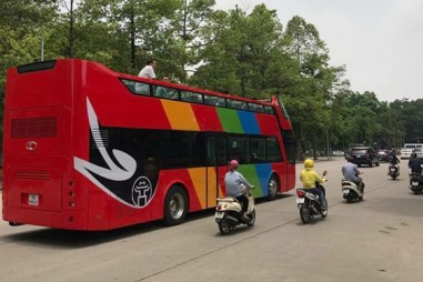 Xe buýt 2 tầng phục vụ "city tour" tại Hà Nội