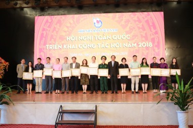 LCH Nhà báo Cơ quan Trung ương Hội nhận bằng khen Hội Nhà báo Việt Nam