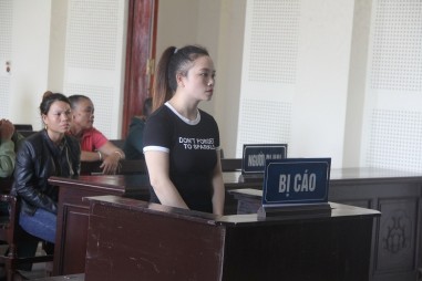 4 năm tù cho hotgirl lừa bán người sang Trung Quốc