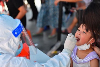 Trung Quốc: Hơn 300 ca nhiễm Covid-19 được phát hiện trong 10 ngày