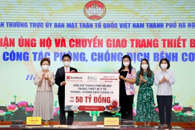Hà Nội: Tập đoàn BRG và các đối tác ủng hộ trang thiết bị phòng chống Covid-19 trị giá 50 tỷ đồng