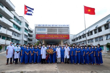 Quảng Bình: 50 cán bộ y tế lên đường cùng TP. Hồ Chí Minh chống dịch