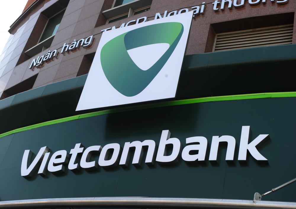 Vietcombank trao tặng trang thiết bị điều trị Covid-19 tới 2 bệnh viện phía Nam