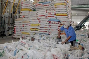 Hà Nội gửi tặng 6.000 tấn gạo tới TP. Hồ Chí Minh và tỉnh Bình Dương 