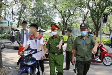 Hà Nội: Vẫn có hơn 700 trường hợp vi phạm phòng chống dịch trong ngày đầu của đợt giãn cách thứ 3