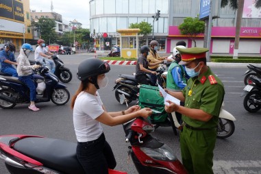 Hà Nội: Kiểm soát chặt việc cấp và sử dụng giấy đi đường