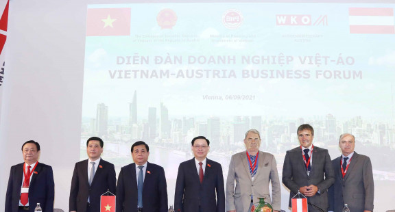 Chủ tịch Quốc hội Vương Đình Huệ: Hợp tác với Việt Nam là tiếp cận với thị trường có 1,3 tỷ dân