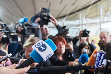 EU kêu gọi các nước thành viên tăng cường đảm bảo an toàn cho nhà báo
