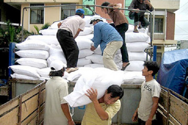 Xuất cấp gạo hỗ trợ người dân Quảng Trị