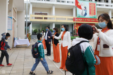 Hà Nội: Học sinh đầu cấp và cuối cấp ở 18 huyện, thị xã được trở lại trường