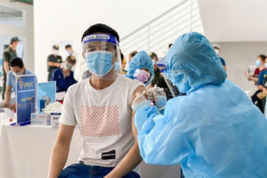 Tiêm phủ hết mũi 1 vaccine cho người dân Nam Bộ và Tây Nguyên trong 5 ngày