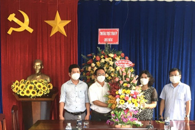 Hội Nhà báo Tây Ninh chúc mừng Uỷ ban Mặt trận Tổ quốc tỉnh Tây Ninh