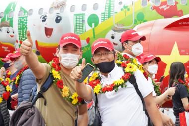 Đoàn du khách quốc tế hộ chiếu vaccine đầu tiên đến Phú Quốc