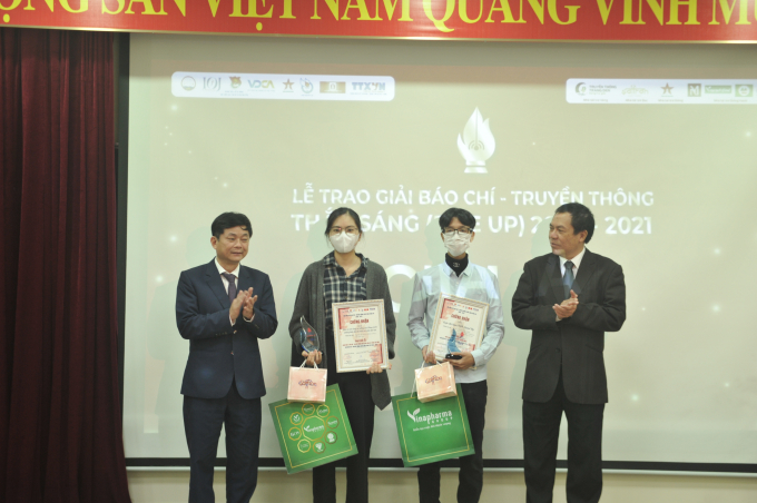 Lễ Trao Giải Báo chí - Truyền thông Thắp sáng (Fire Up) 2020 - 2021