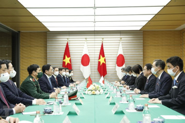 Thủ tướng Nhật Bản khẳng định đặc biệt coi trọng quan hệ với Việt Nam