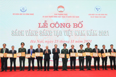 Tảo xoắn Đại Việt vinh dự ghi danh Sách vàng Sáng tạo Việt Nam 2021