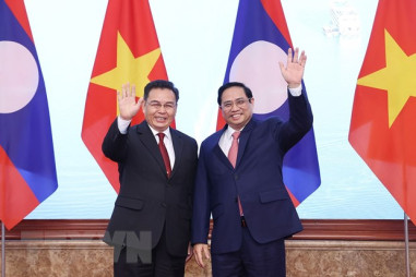 Thủ tướng Phạm Minh Chính hội kiến Chủ tịch Quốc hội Lào