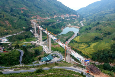 Lập Hội đồng thẩm định điều chỉnh báo cáo Dự án đường nối cao tốc Nội Bài - Lào Cai đến Sa Pa