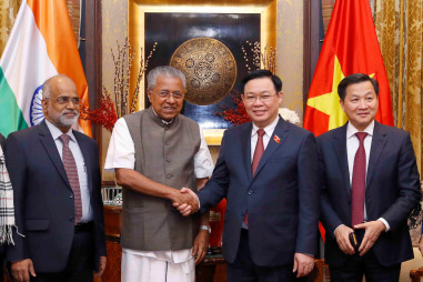 Chủ tịch Quốc hội Vương Đình Huệ tiếp Thủ hiến bang Kerala, Ấn Độ