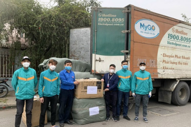 Viettel Post hỗ trợ vận chuyển quà cứu trợ trẻ em vùng cao Sơn La
