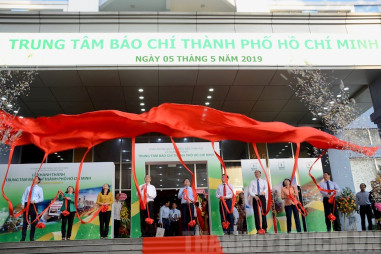 Thí điểm thực hiện mô hình Trung tâm báo chí - truyền thông tại TPHCM và Hà Nội