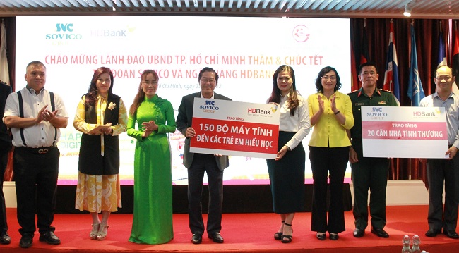 Lãnh đạo UBND TP Hồ Chí Minh đến thăm HDBank, Sovico, mang ‘Tết ấm tình thương’ tới cộng đồng