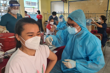 Việt Nam sẽ mua 21,9 triệu liều vaccine COVID-19 của Pfizer để tiêm cho trẻ từ 5 đến dưới 12 tuổi
