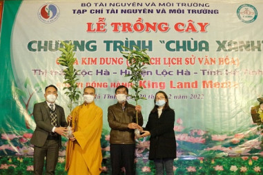 Trồng 1005 cây xanh tại chùa Kim Dung, Hà Tĩnh
