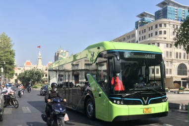 Tuyến xe buýt điện đầu tiên chính thức đưa vào hoạt động tại TP.HCM